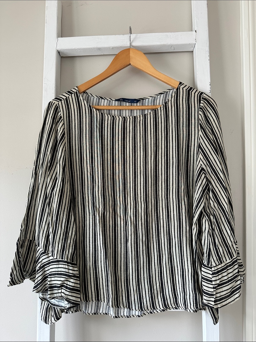 Guararapes AK Casual 100% Viscose Flutter Sleeve Blouse Top